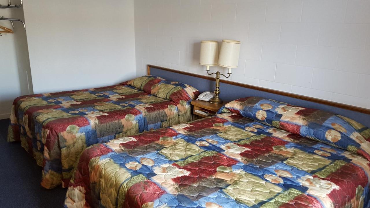 Guest Lodge Motel Minot Εξωτερικό φωτογραφία