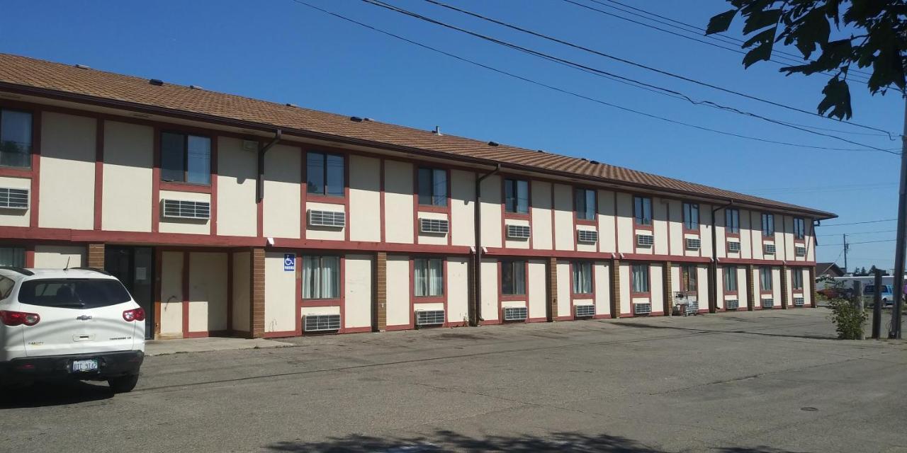 Guest Lodge Motel Minot Εξωτερικό φωτογραφία