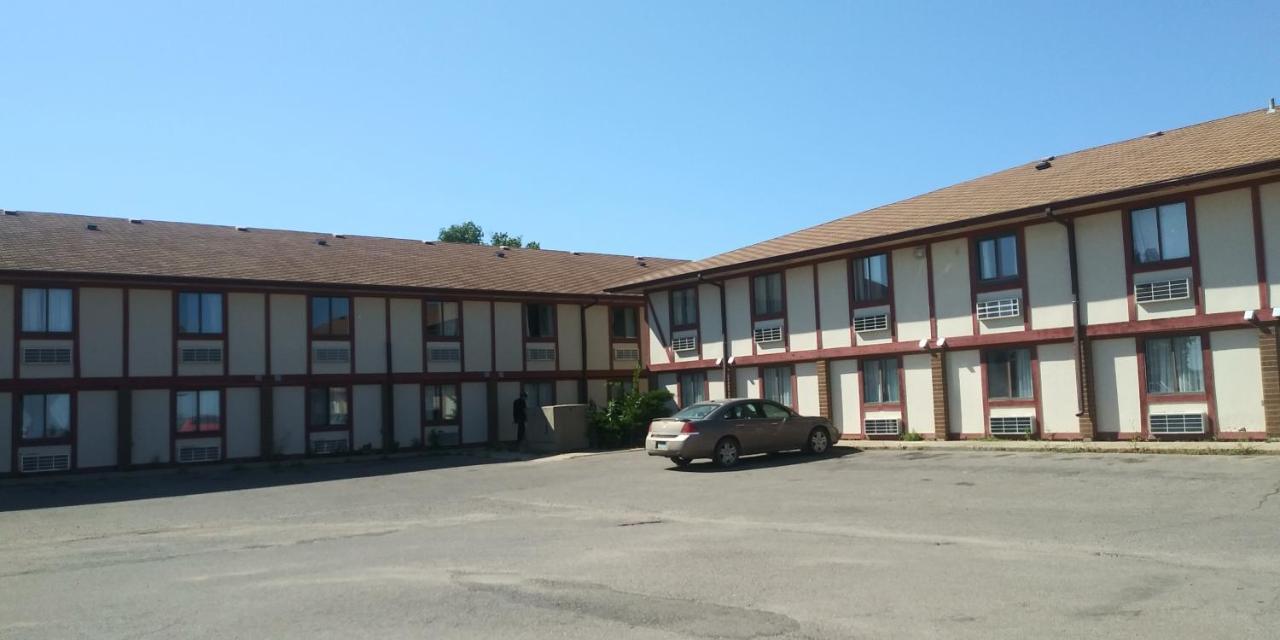 Guest Lodge Motel Minot Εξωτερικό φωτογραφία